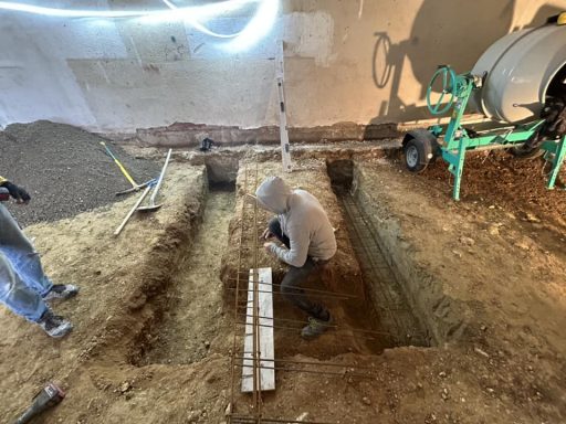 Réalisation escalier Saint zacharie Création d’un escalier tournant en béton armé pour accès 1er étage au rdc dans le Var