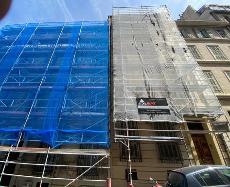 Réfection de façades complètes avec les architectes des bâtiments de France à Marseille à côté de l’église des réformés.